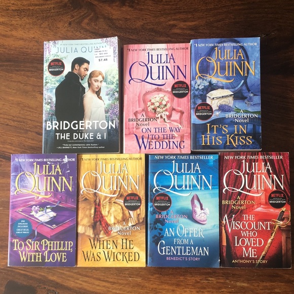7 Julia Quinn Bridgerton Paperback Books (Set of Seven) - Picture 1 of 15